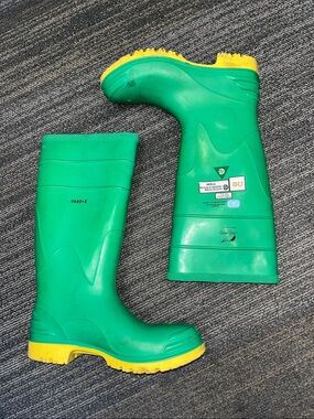 On Guard Men’s  Steel Toe Work Boots- size 9